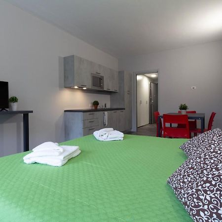 Lime Apartment - Affitti Brevi Italia レッコ エクステリア 写真