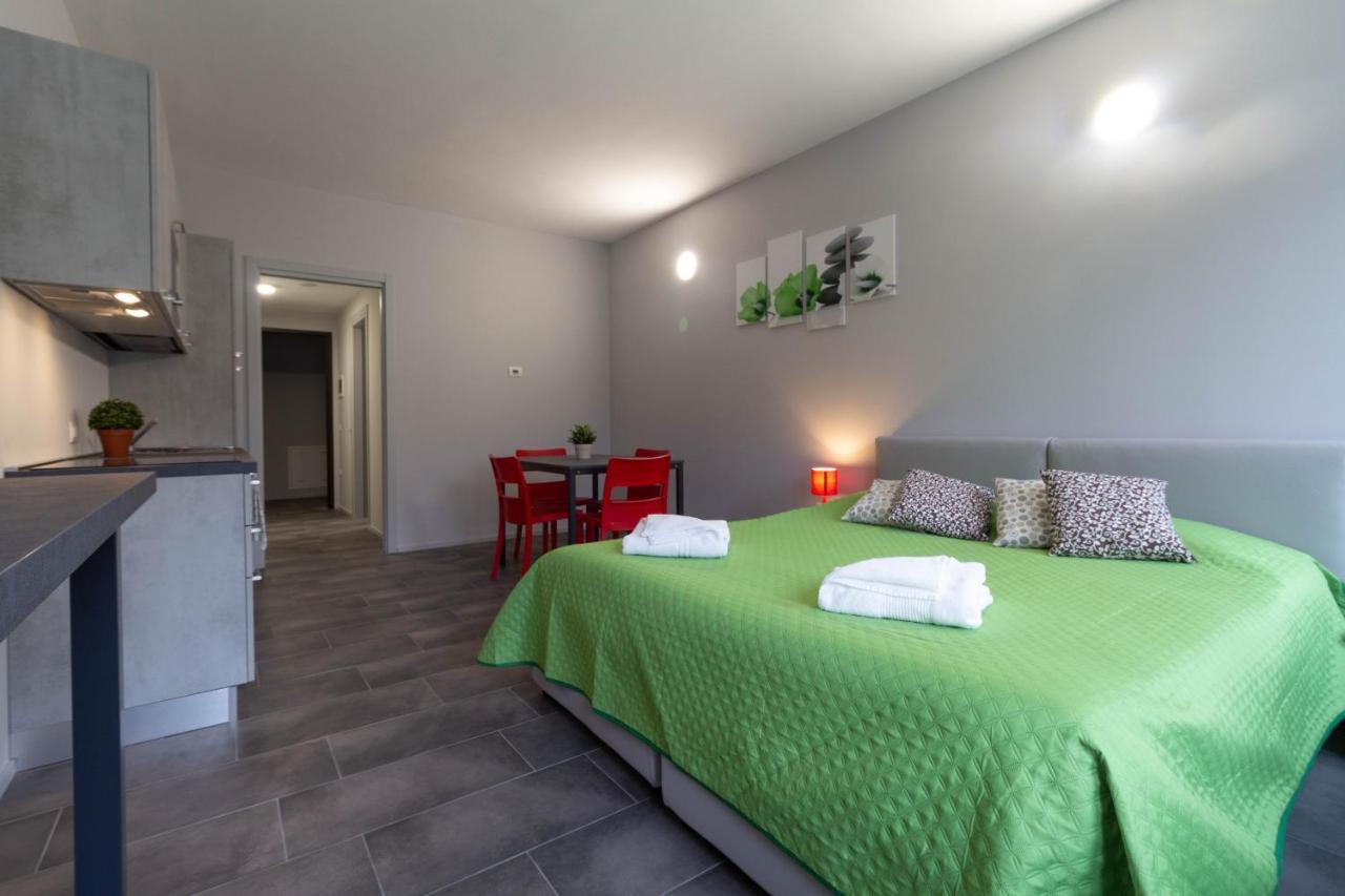 Lime Apartment - Affitti Brevi Italia レッコ エクステリア 写真