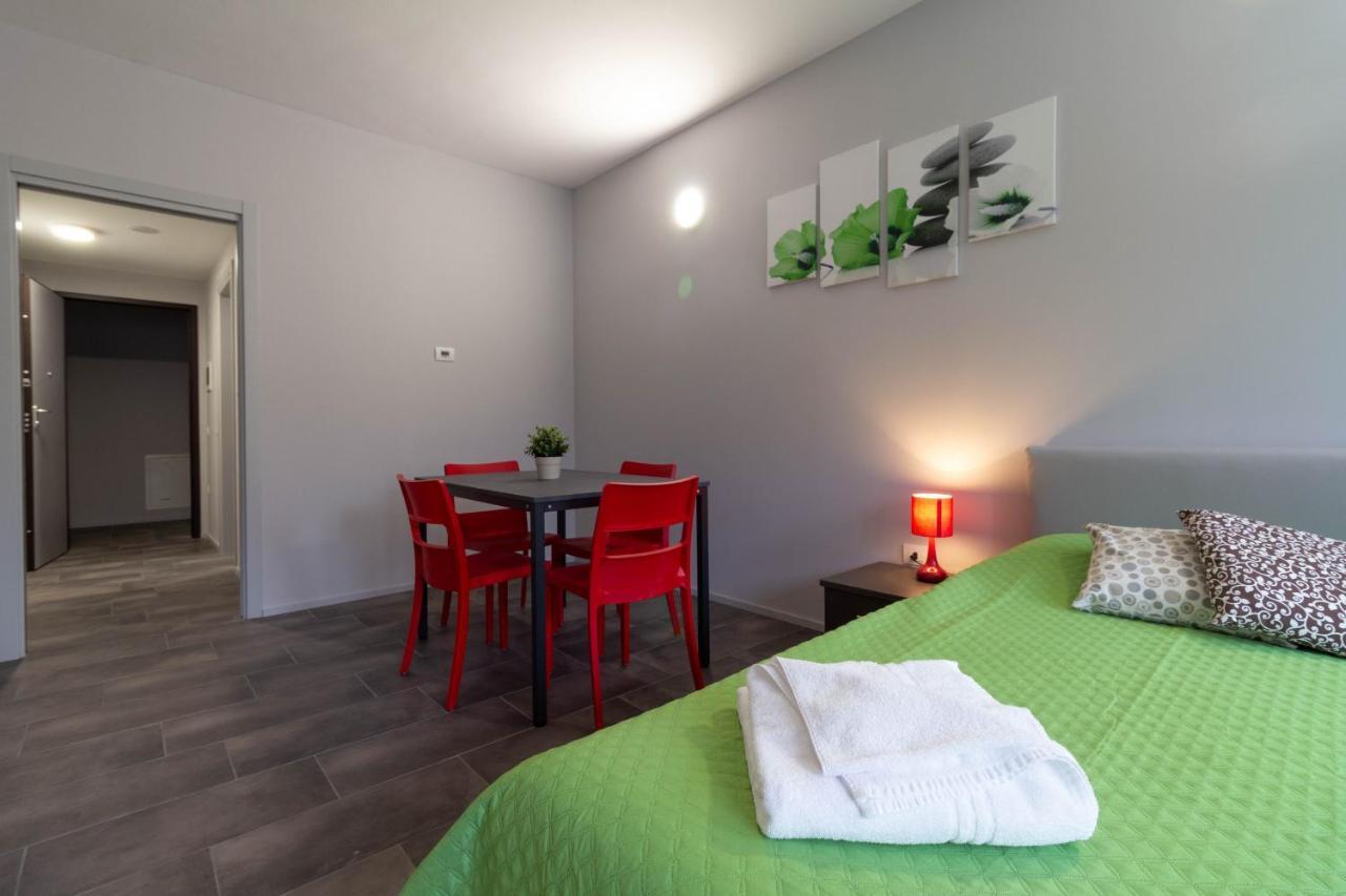 Lime Apartment - Affitti Brevi Italia レッコ エクステリア 写真